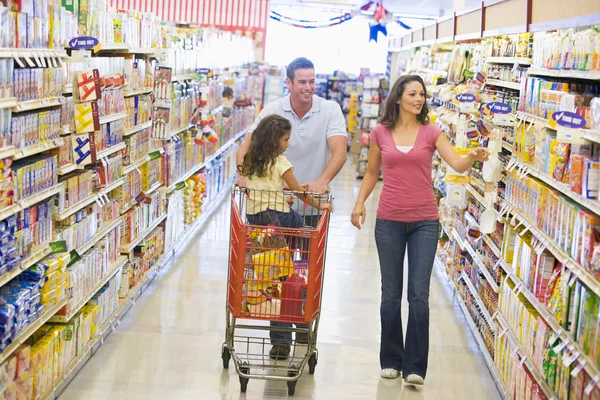 Rodinné Nakupování Supermarketu — Stock fotografie
