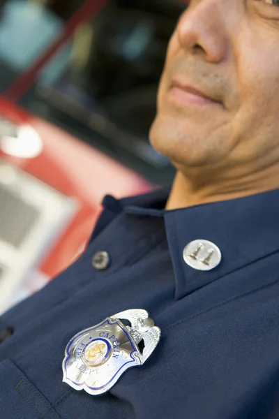 Porträt Eines Feuerwehrmannes Bei Einem Löschfahrzeug — Stockfoto