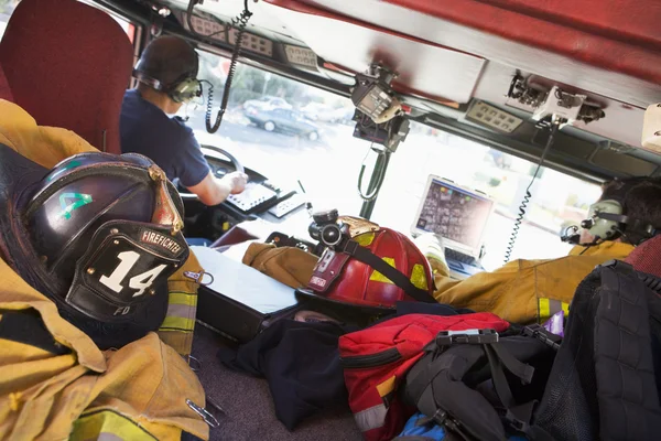 Tűzoltók Utazik Hogy Vészhelyzet Esetén — Stock Fotó