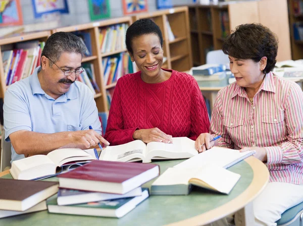Mature Students Studying Library — Stock Photo, Image