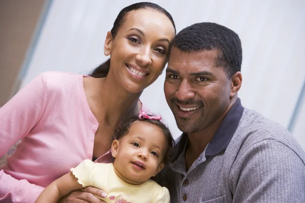 Couple with young daughter — Stock Photo, Image