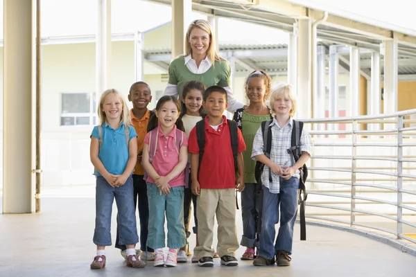 Kindergarten Teacher Standing Children Corridor — Stock Photo, Image