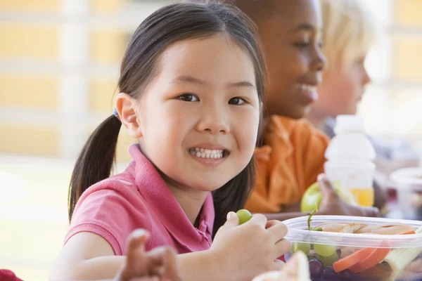 Kindergartenkinder Essen Mittagessen — Stockfoto