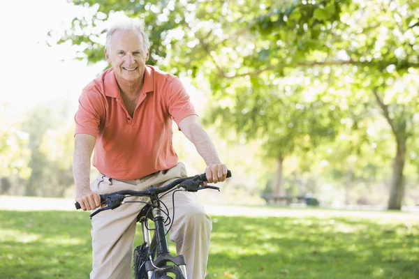 Senior Man Cycle Ride Countryside — Stock Photo, Image
