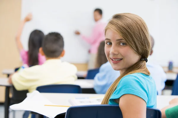 Pupil in elementary school classroom — Stock Photo, Image