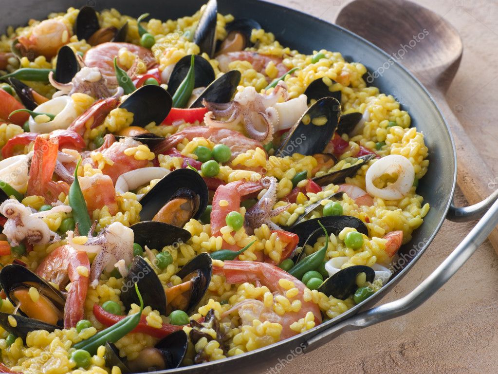Seafood Paella in a Paella Pan — Stock Photo © monkeybusiness 4754242