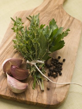 Bouquet Garni Garlic Cloves and Peppercorns clipart