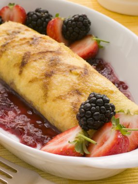 Jam Omelette with Berries clipart