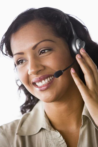 Kvinnliga telefonförsäljning arbetare — Stockfoto