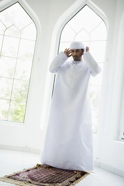 Middle Eastern Man Praying — Stock Photo, Image