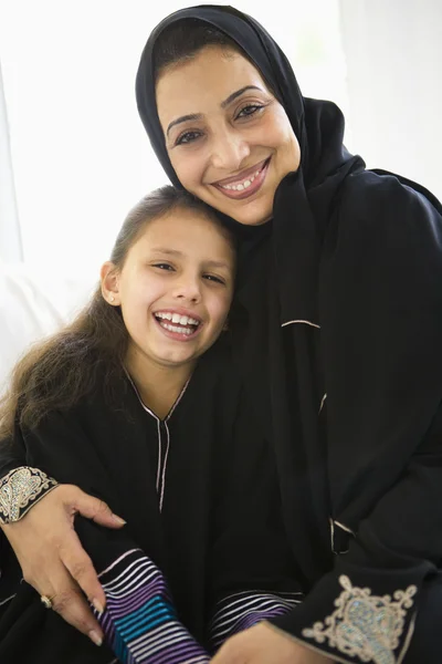 Une Femme Moyen Orient Avec Petite Fille — Photo