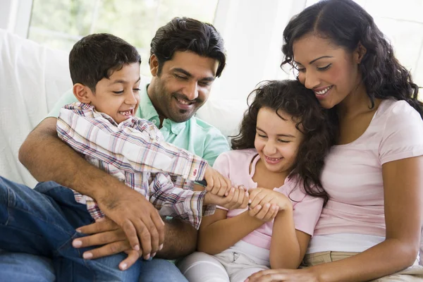 A Middle Eastern family — Stock Photo, Image