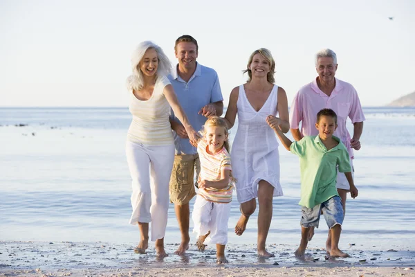 Extended Family Walking Beach — Stock Photo, Image
