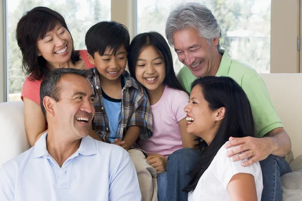 Extended Family Living Room Smiling — Stock Photo, Image