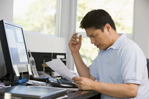 Man Home Office Computer Paperwork Frustrated — Stock Photo, Image
