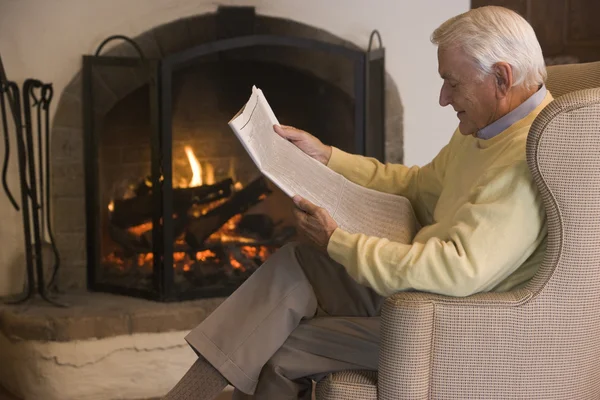 Man Living Room Reading Newspaper — Stock Photo, Image