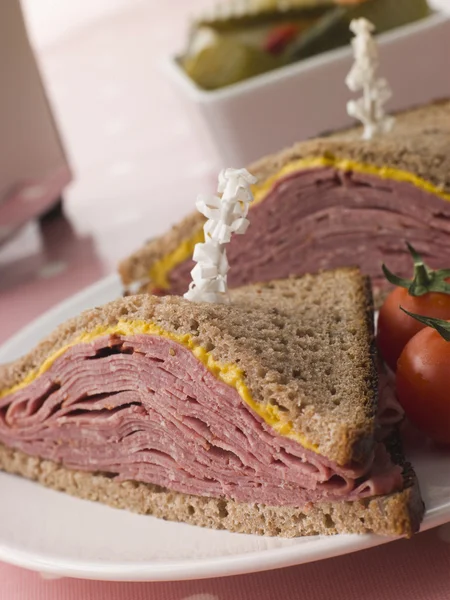 Pastrami on Rye Bread with Mustard — Stock Photo, Image