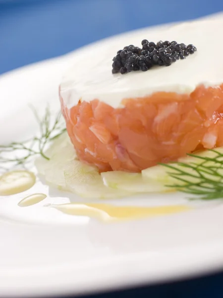 Tartare Wild Salmon Creme Fraiche Cucumber Caviar Lemon — Stock Photo, Image