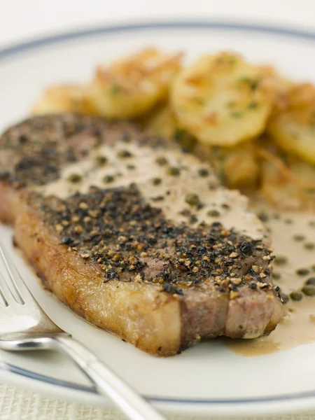 Steak au Poirve' z Saut ziemniaki — Zdjęcie stockowe