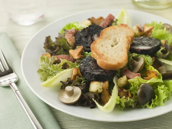 Salada Maison Boudin Noir Bacon Cogumelos — Fotografia de Stock