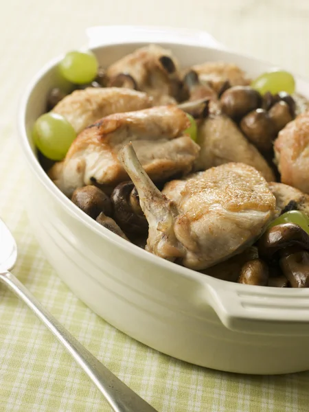 Fricassee of Chicken Mushrooms and Grapes — Stock Photo, Image