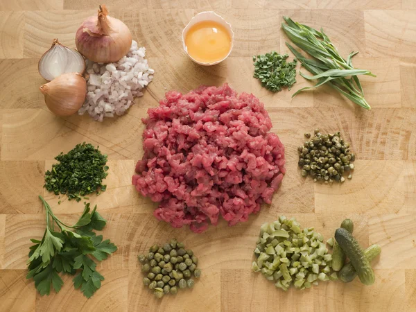 Ingredience na tatarský biftek — Stock fotografie