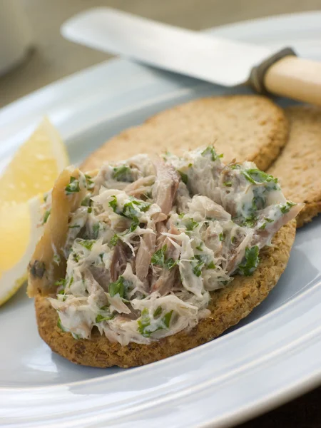 Cornish Smoked Mackerel Pate with Oatmeal Biscuits — Stock Photo, Image