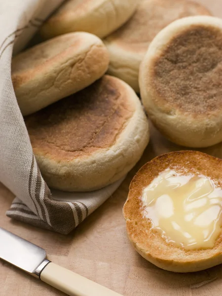 Muffin Inglesi Tostati Con Burro — Foto Stock