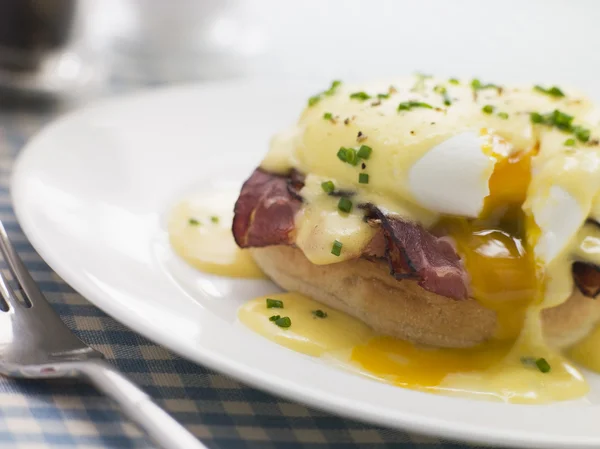 Plate of Eggs Benedict — Stock Photo, Image