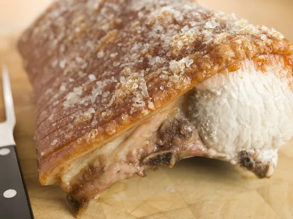 烤里脊的英国猪肉用噼啪 — 图库照片