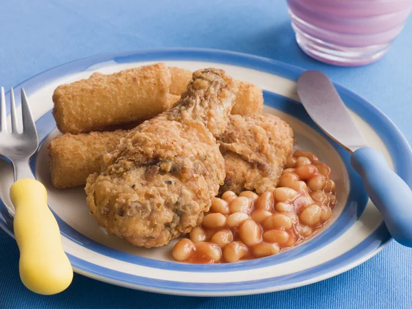 Southern Fried Chicken with Croquette Potatoes and Baked Beans — Stock Fotó