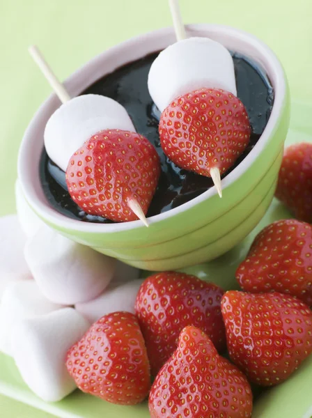 Strawberry Marshmallow Sticks Chocolate Sauce — Stock Photo, Image