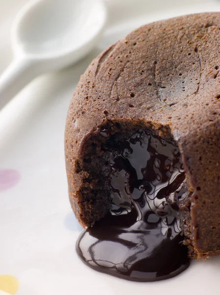 Varm Choklad Pudding Med Sockerglasyr Centrum — Stockfoto