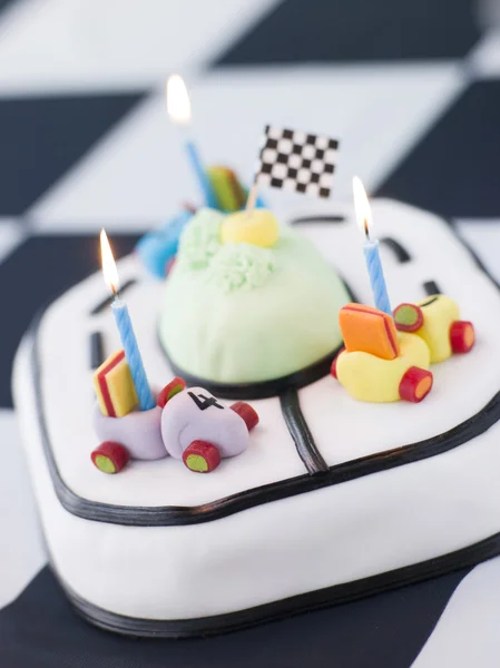 レース車の誕生日ケーキ — ストック写真