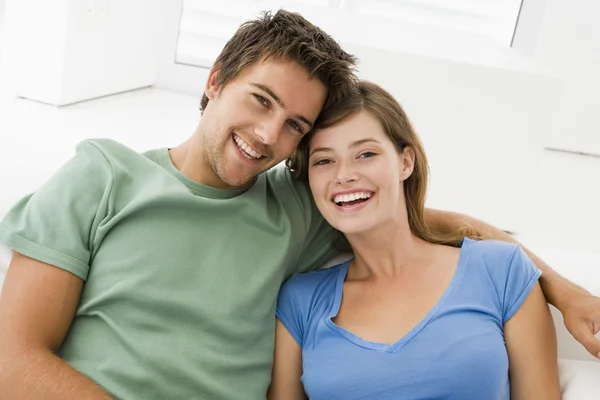 Couple Living Room Smiling — Stock Photo, Image
