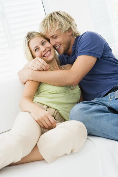 Couple Living Room Hugging Smiling — Stock Photo, Image