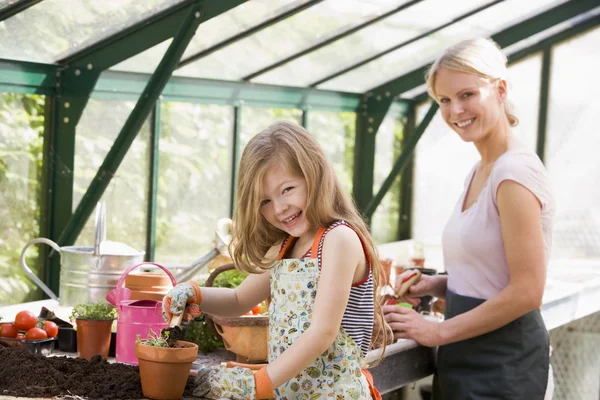 Young Girl Woman Greenhouse Putting Soil Pots Smiling — Stock Photo, Image