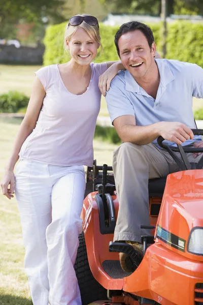 Couple Outdoors Lawnmower Smiling — Stock Photo, Image