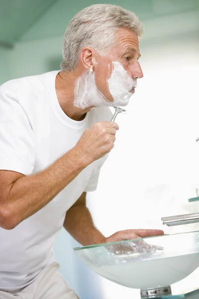 Man Bathroom Shaving — Stock Photo, Image