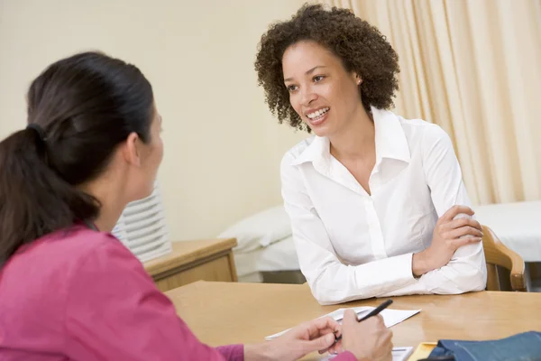 Woman Doctor Office Smiling — Stock Photo, Image