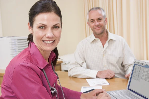 Doctor Laptop Man Doctor Office Smiling — Stock Photo, Image