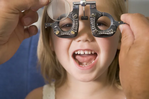 Optometrist Exam Room Young Girl Chair Smiling — Stock Photo, Image