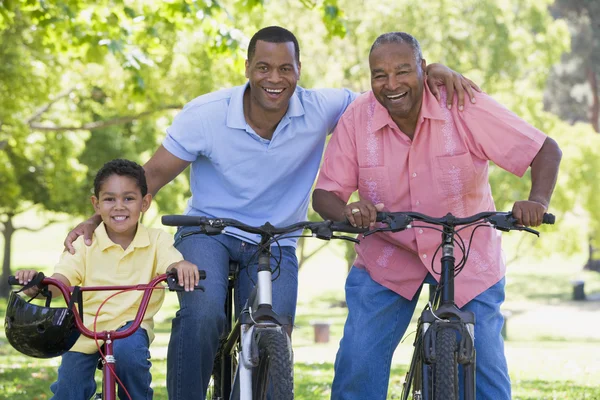 Abuelo padre hijo fotos de stock, imágenes de Abuelo padre hijo sin  royalties | Depositphotos