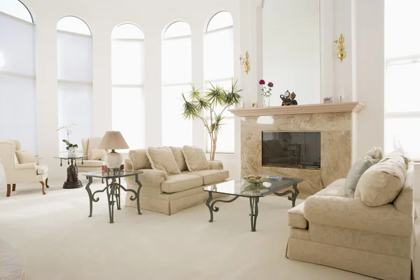Prázdné obývací pokoj v luxusním domě — Stock fotografie
