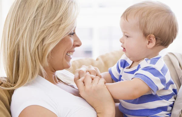 Mother Living Room Holding Baby Smiling — Stock Photo, Image