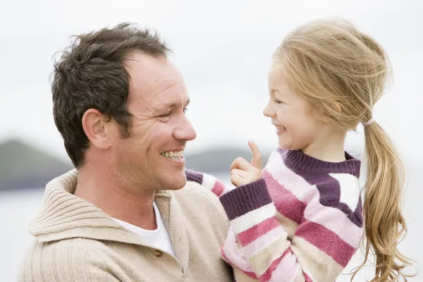 Father Daughter Beach Smiling — Stock Photo, Image