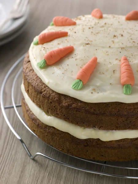 Американский Морковный Торт Охладительной Полке — стоковое фото