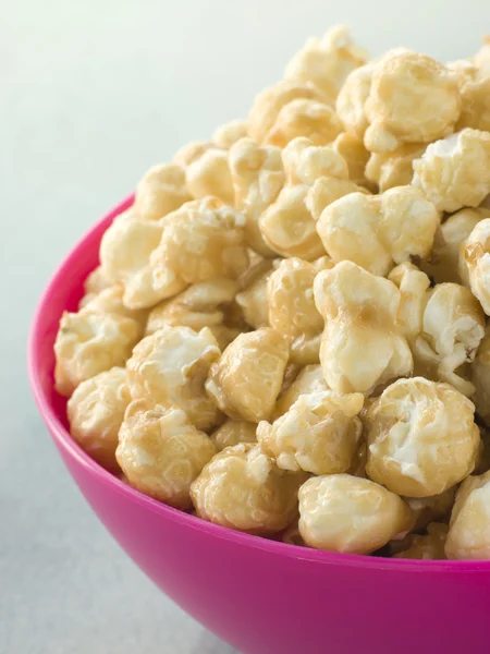 Bowl Toffee Popcorn — Stock Photo, Image