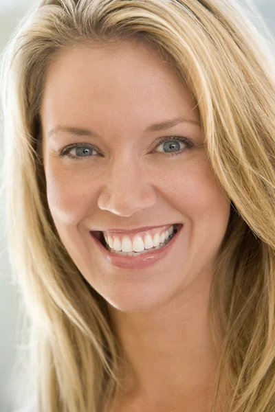 Head Shot Woman Smiling — Stock Photo, Image