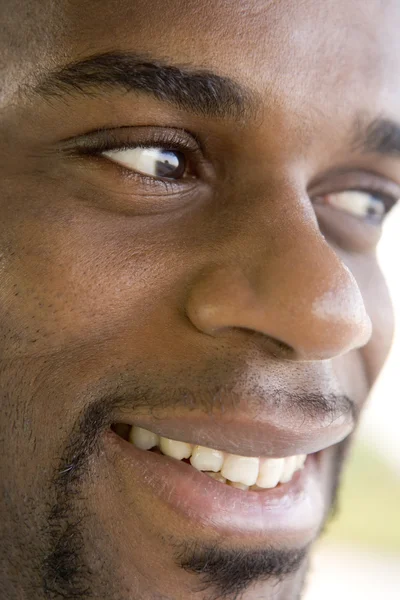 웃는 남자의 헤드 샷 — 스톡 사진